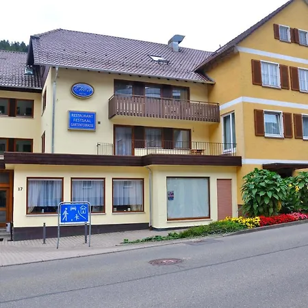 Eleon Hotel *