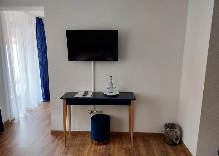 Eleon Бад-Тайнах-Цавельштайн