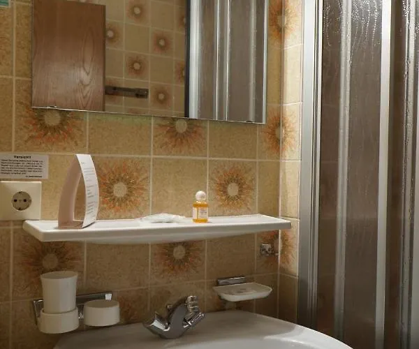 Eleon * Бад-Тайнах-Цавельштайн